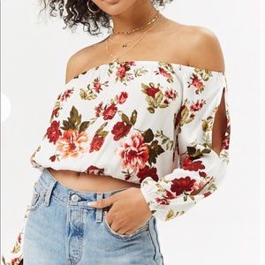 💐Floral off the shoulder crop top💐